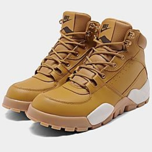 nike rhyodomo sneaker boots